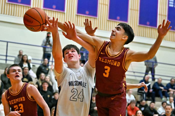 a Wilsonville Redmond 5A Oregon boys basketball quarterfinal 2024 Leon Neuschwander 19